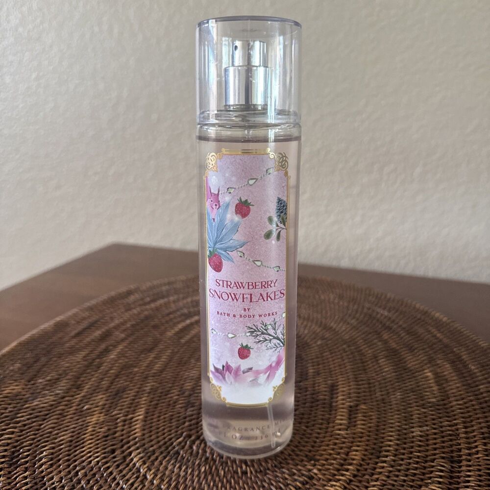 New Bath & Body Works Strawberry Snowflakes Fine Fragrance Body Mist, 8 oz